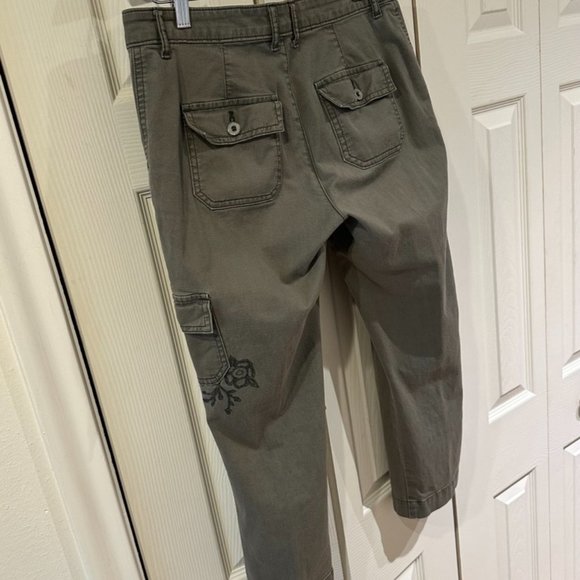 Vtg Y2K Lee Heritage Olive Green Floral Embroidered Cropped Cargo Utility Pants - Picture 7 of 15